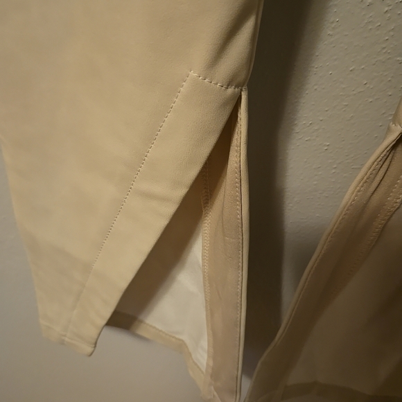 Anthropologie Avec Les Filles High-Waisted Faux Leather Slit Legging Ivory S NWT - Picture 3 of 9